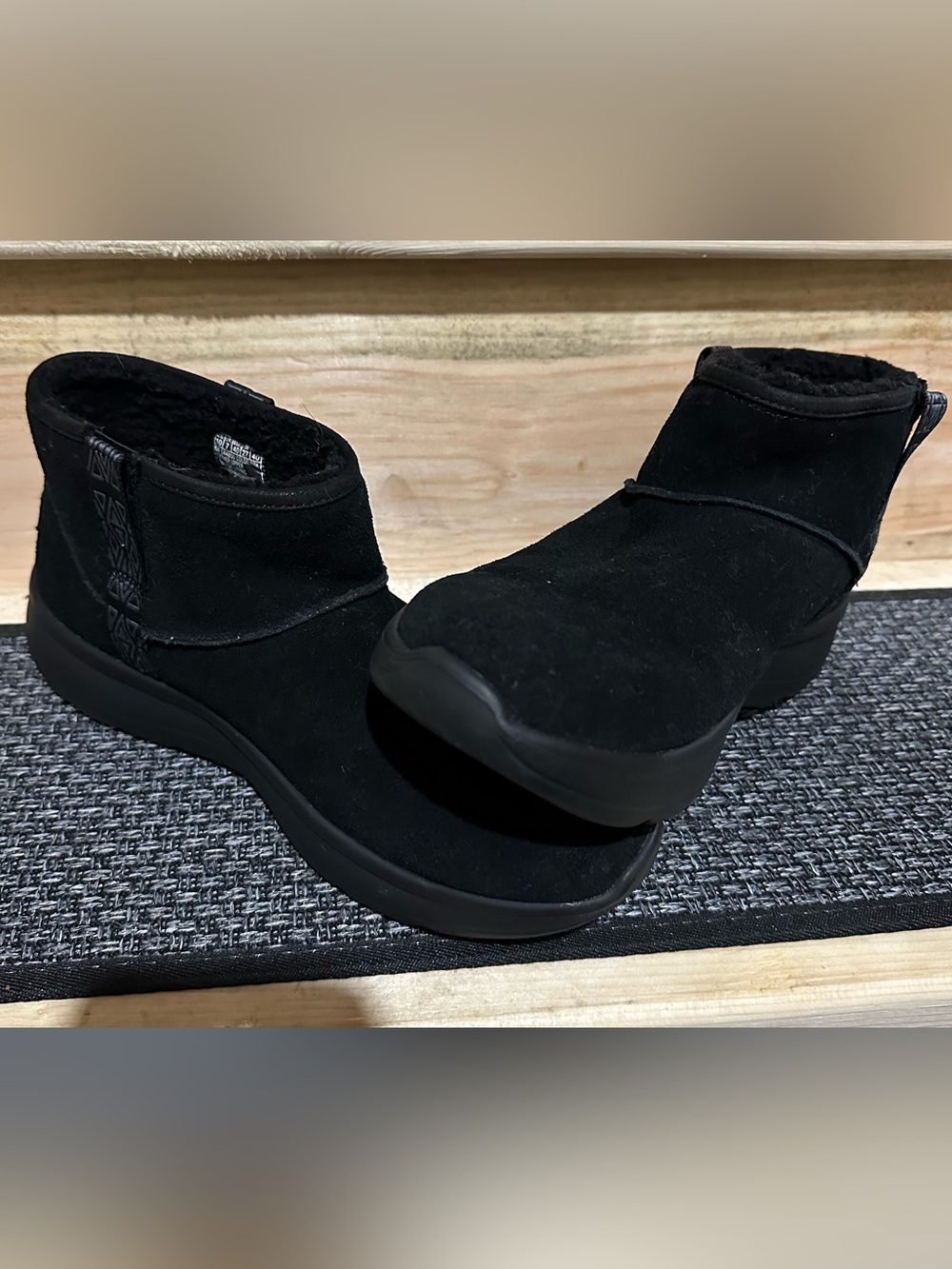Skechers Black Suede Women's Fleece-Lined Ankle Booties Size 10